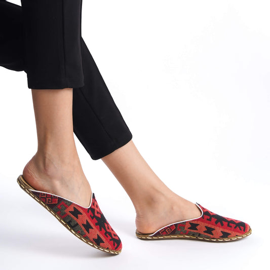 Zero-Drop Mules with Red and Black Turkish Kilim Patterns – Comfortable Slip-On Shoes for Natural Walking Experience