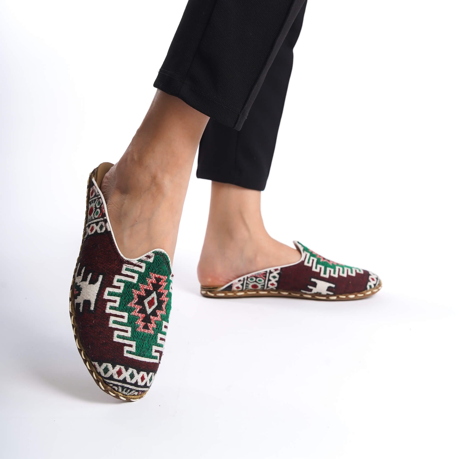 Stylish Turkish Kilim Mules – Zero-Drop Leather Shoes with Red, Green, and White Patterns for Everyday Comfort