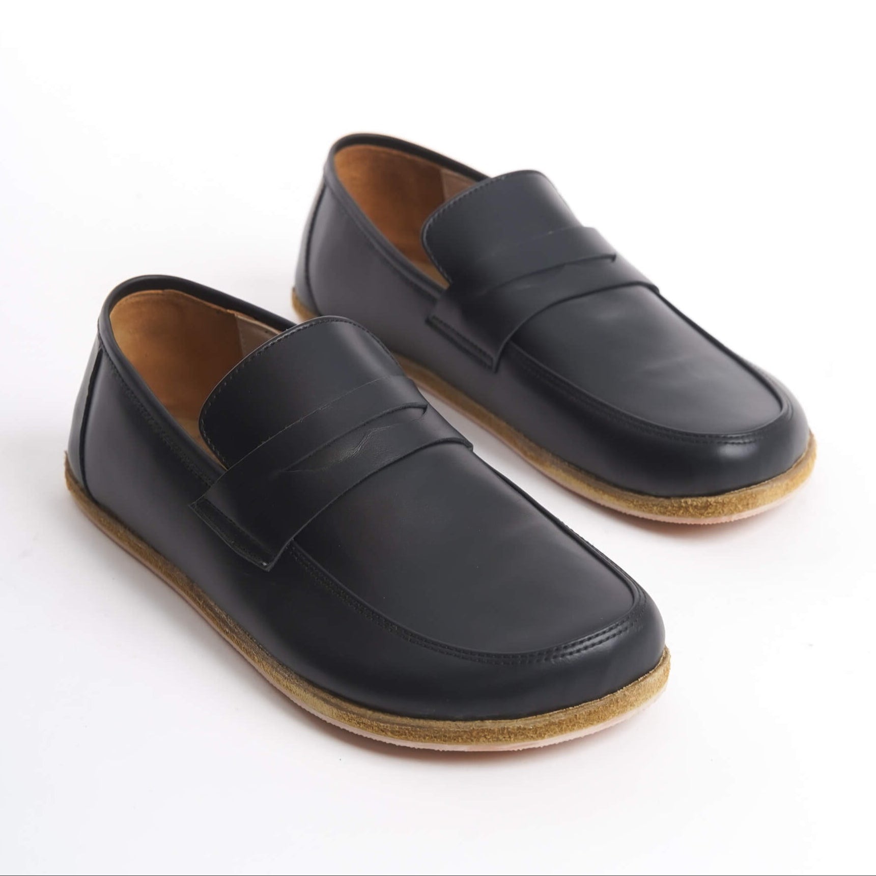 Pelanir Sardis black barefoot penny loafers in full-grain genuine leather. A minimalist design with zero-drop sole and flexible construction for natural movement.