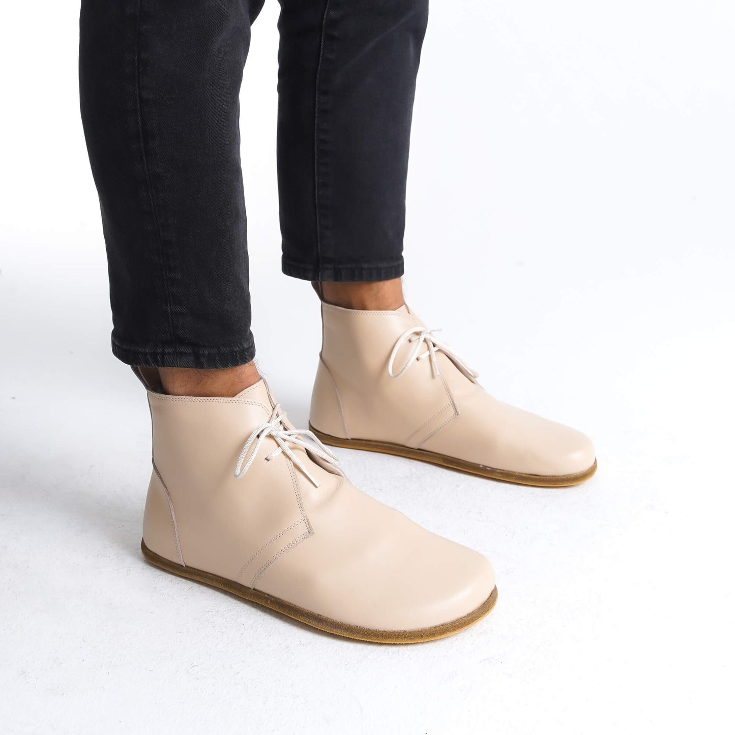 Pelanir's beige barefoot leather boots, crafted for natural foot movement with a zero-drop sole, perfect for everyday comfort and style.