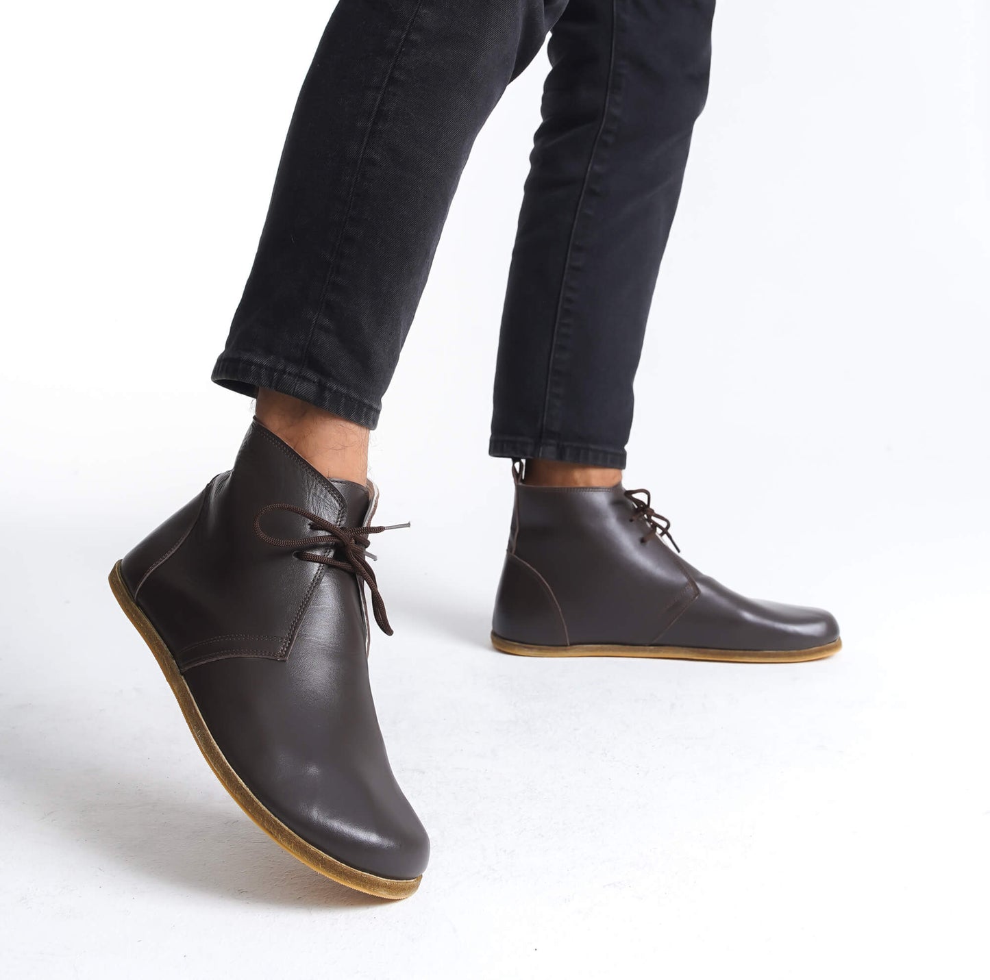 Discover the freedom of barefoot walking with our stylish leather boots. Perfect for both casual and formal occasions. #barefootwalking #leatherboots #versatile #fashion