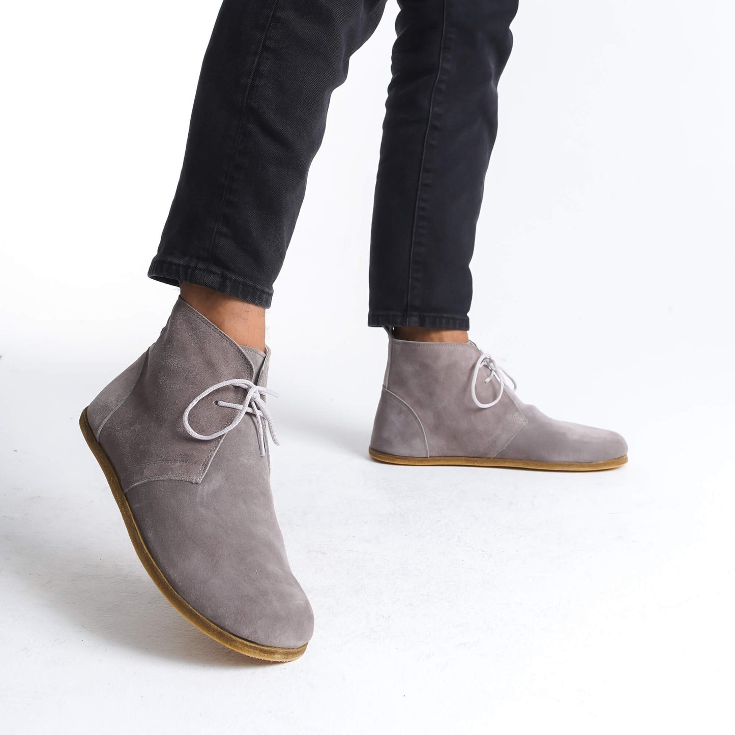 Pelanir gray barefoot leather boots, featuring a flexible zero-drop sole for optimal comfort and natural movement – ideal for daily use.