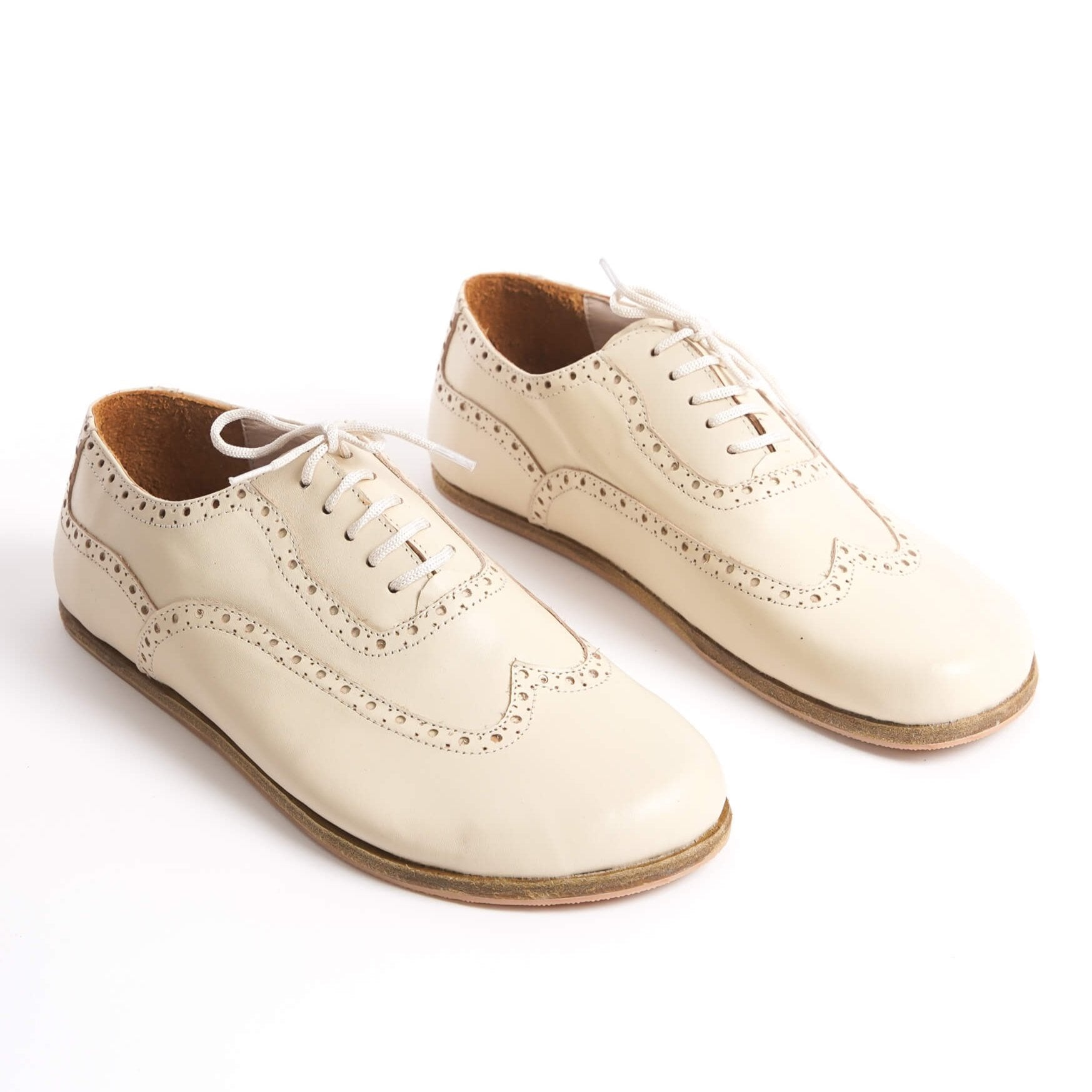 Beige Doris Leather Barefoot Men's Oxfords showcasing elegant design and genuine leather comfort.