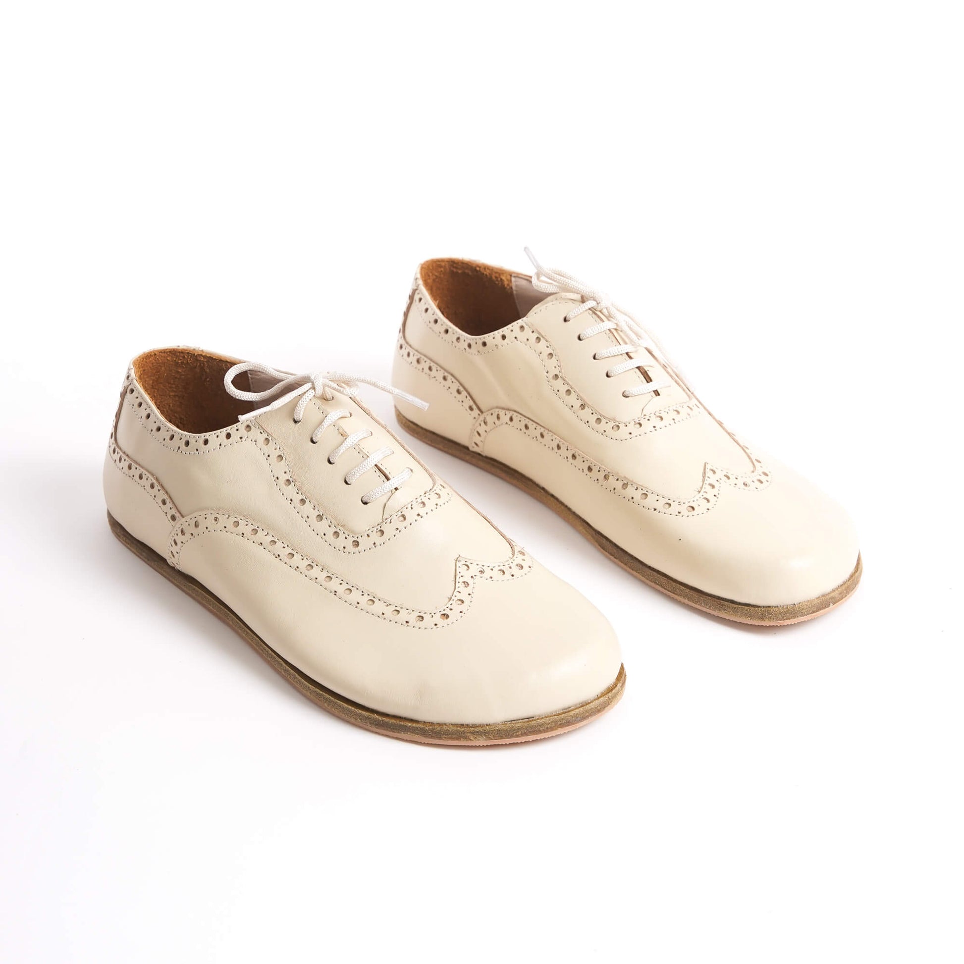 Beige Doris Leather Barefoot Men's Oxfords showcasing elegant design and genuine leather comfort.