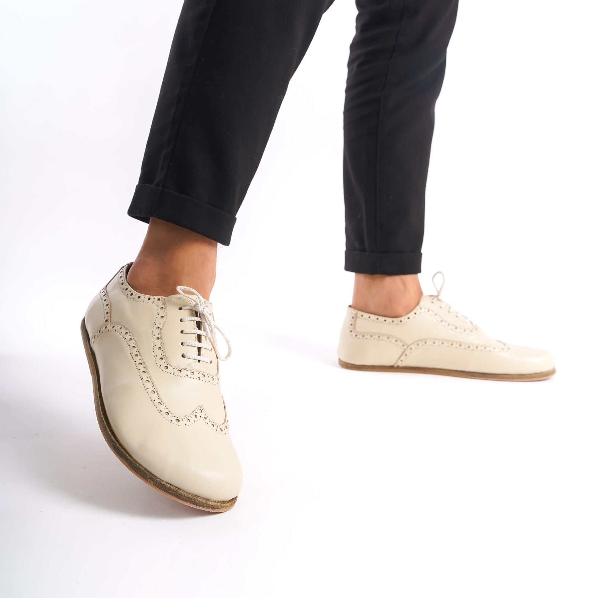 Fashion-forward image of beige Doris Leather Barefoot Men's Oxfords, blending elegance with barefoot comfort.