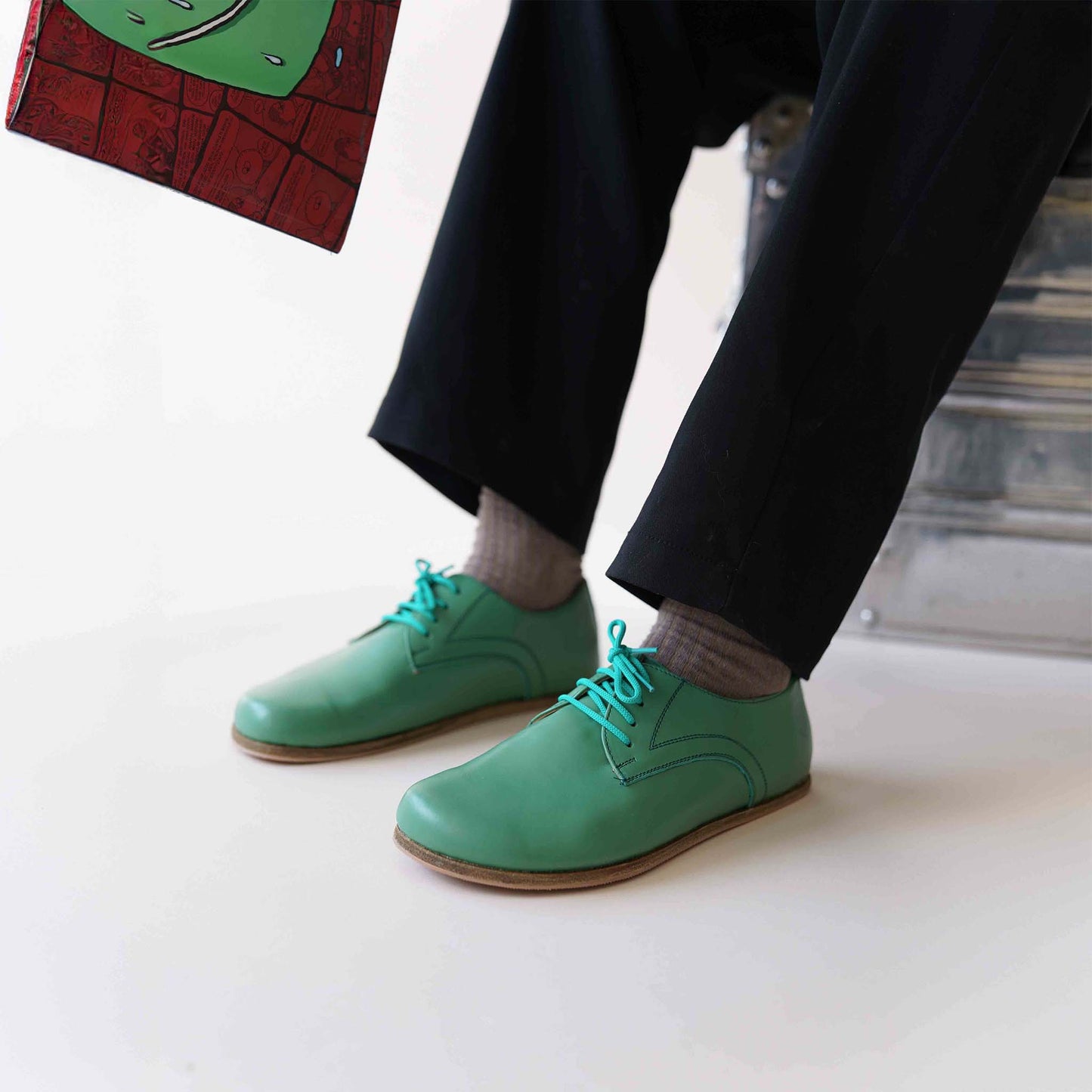 Elegant Locris Leather Barefoot Men's Oxfords in green, perfect for a stylish and comfortable everyday wear.
